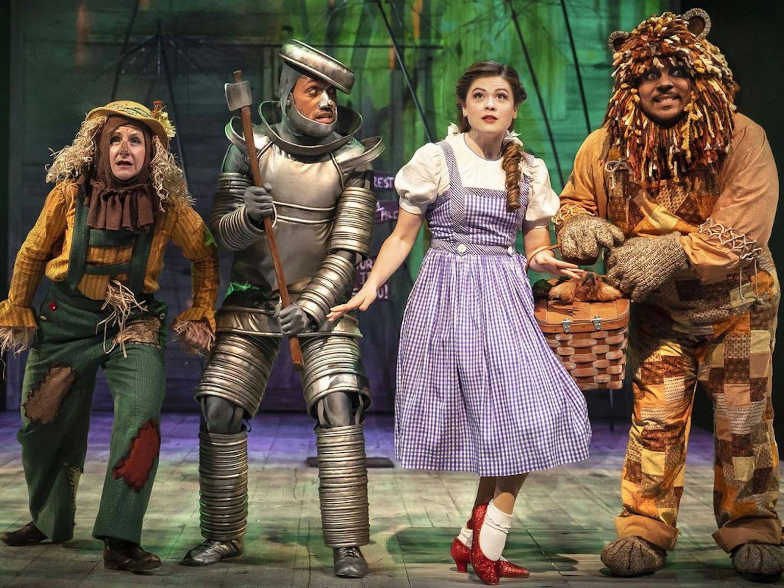 oz wizard chicago theater musical dorothy scarecrow theatre aug shakespeare tin chicagoland lion tickets